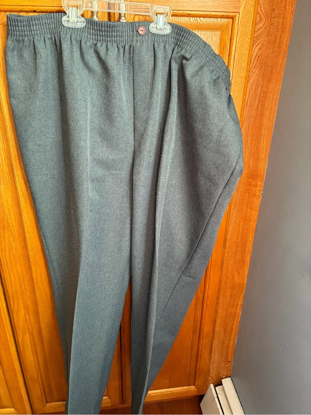 Vintage Sasson Gray Pull-On Pants Size 26W Petite 100% Poly elastic waist